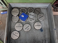 Metalen ladekast met inhoud - afbeelding 2 van  10