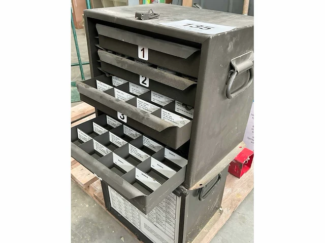 Metalen ladenkast (2x) - afbeelding 3 van  3
