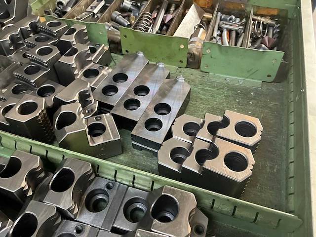 Metalen ladenkast met tools mazak - afbeelding 3 van  18