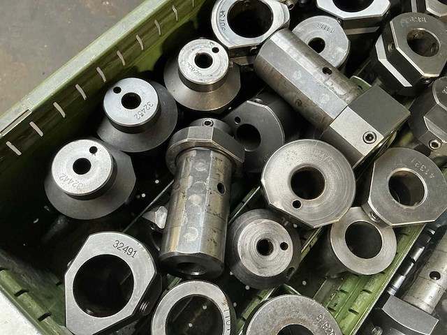Metalen ladenkast met tools mazak - afbeelding 8 van  18