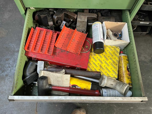 Metalen ladenkast met tools mazak - afbeelding 17 van  18