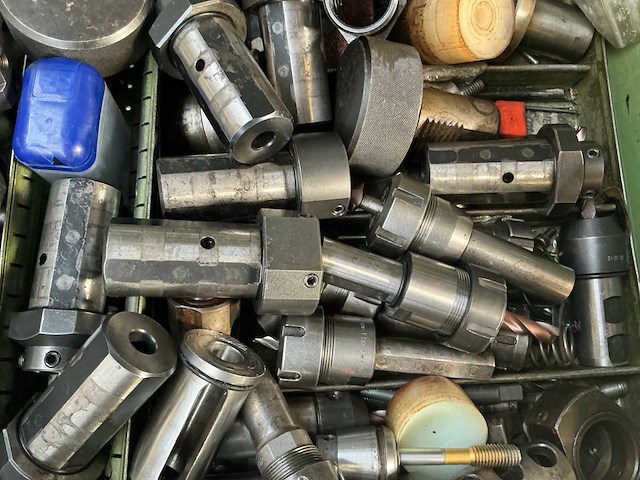 Metalen ladenkast met tools mazak - afbeelding 10 van  18