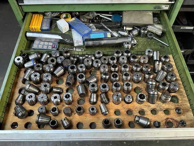 Metalen ladenkast met tools mazak - afbeelding 13 van  18