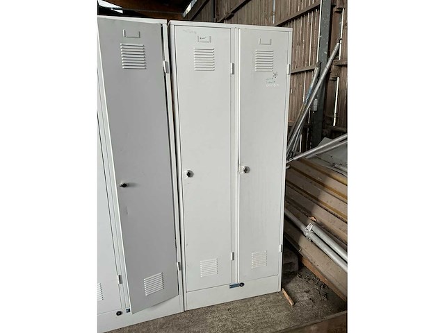 Metalen lockerkast (2x) - afbeelding 3 van  6
