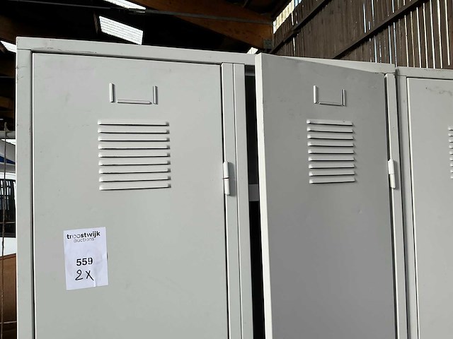 Metalen lockerkast (2x) - afbeelding 4 van  6