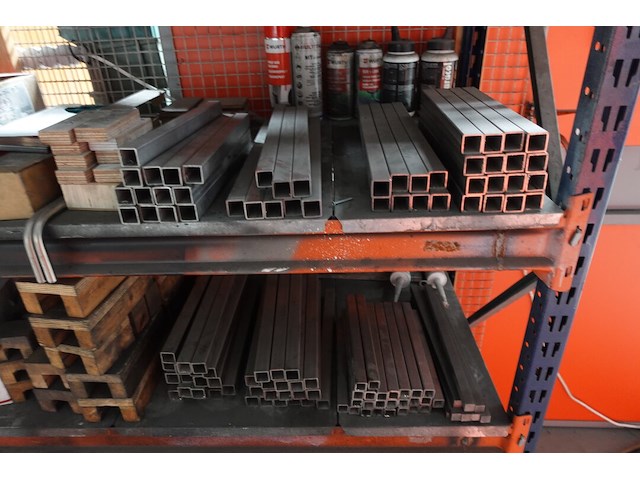 Metalen magazijnrek + inhoud - afbeelding 3 van  10