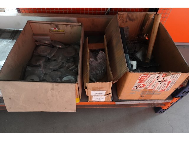 Metalen magazijnrek + inhoud - afbeelding 7 van  10