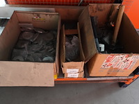 Metalen magazijnrek + inhoud - afbeelding 7 van  10