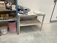 Metalen magazijnrek met inhoud - afbeelding 3 van  3