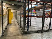 Metalen magazijnveiligheidsgang - afbeelding 1 van  13