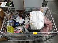 Metalen mand + inhoud - afbeelding 2 van  5