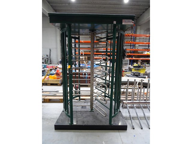 Metalen manshoge draaitrommel - afbeelding 1 van  5