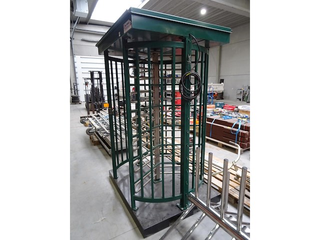 Metalen manshoge draaitrommel - afbeelding 4 van  5