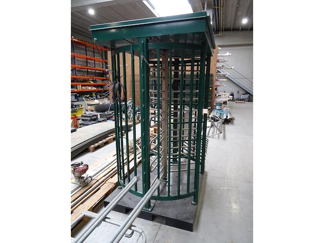 Metalen manshoge draaitrommel - afbeelding 5 van  5