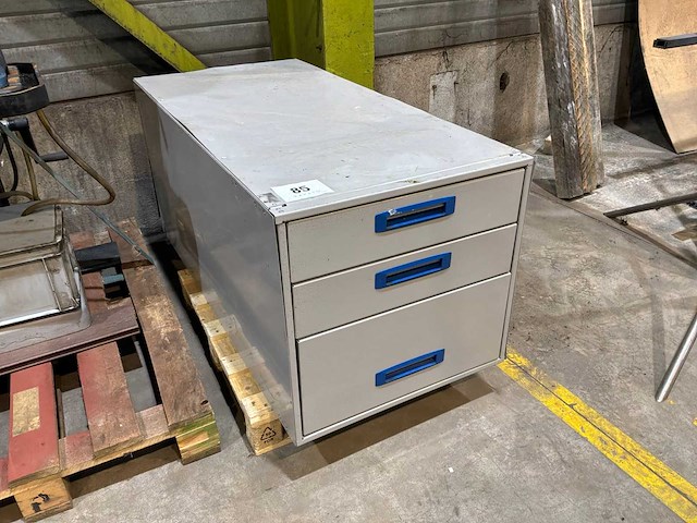 Metalen materiaalkast - afbeelding 1 van  4