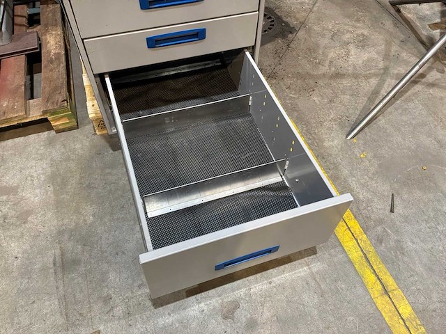 Metalen materiaalkast - afbeelding 2 van  2