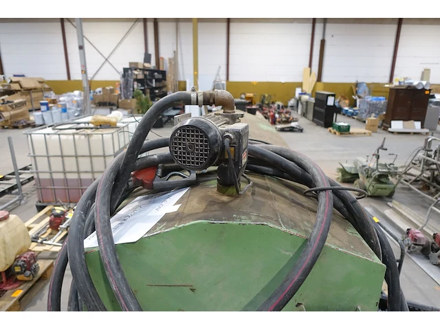 Metalen mazouttank - afbeelding 4 van  5