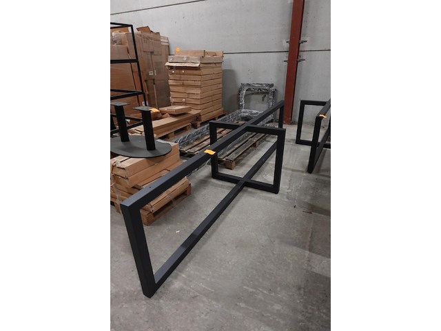 Metalen onderstel - afbeelding 1 van  2