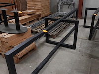 Metalen onderstel - afbeelding 1 van  2