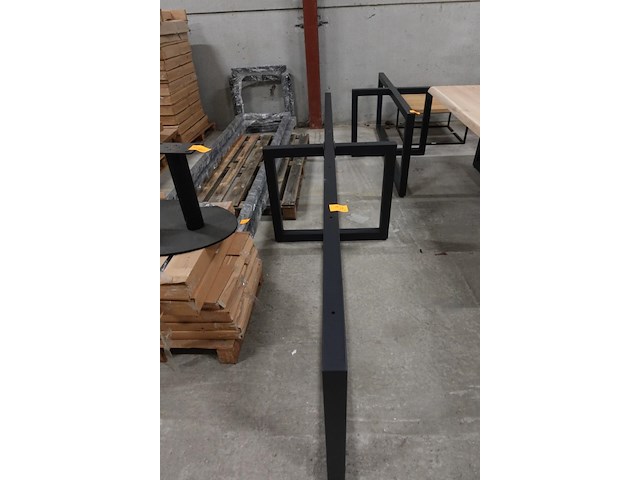 Metalen onderstel - afbeelding 2 van  2