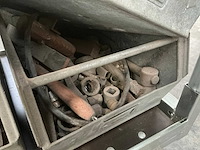 Metalen opbergbak met inhoud (4x) - afbeelding 4 van  6