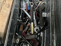 Metalen opbergkoffer met inhoud divers gereedschap - afbeelding 10 van  12