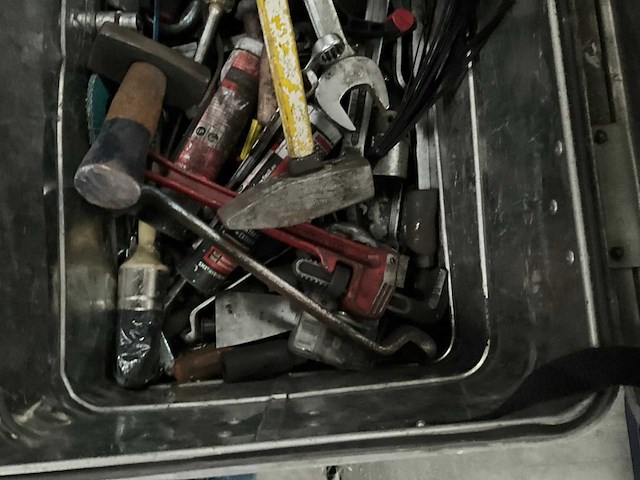 Metalen opbergkoffer met inhoud divers gereedschap - afbeelding 11 van  12