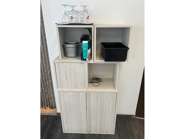 Metalen opbergrek met inhoud (4x) - afbeelding 4 van  24