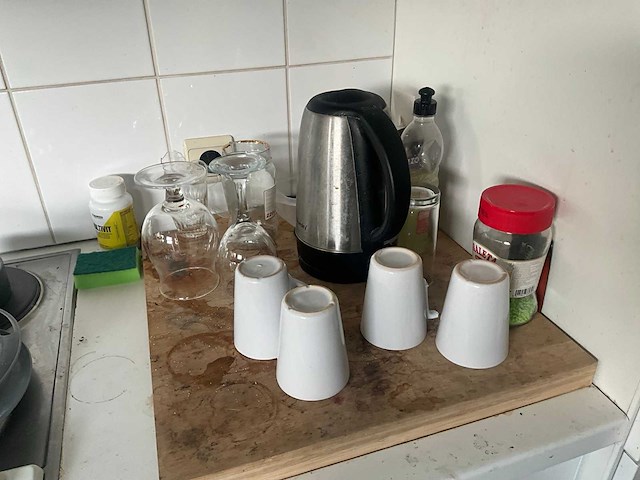 Metalen opbergrek met inhoud (4x) - afbeelding 8 van  24