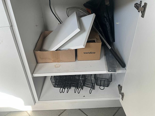 Metalen opbergrek met inhoud (4x) - afbeelding 14 van  24