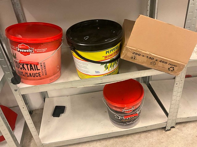 Metalen opbergrek met inhoud (4x) - afbeelding 24 van  24