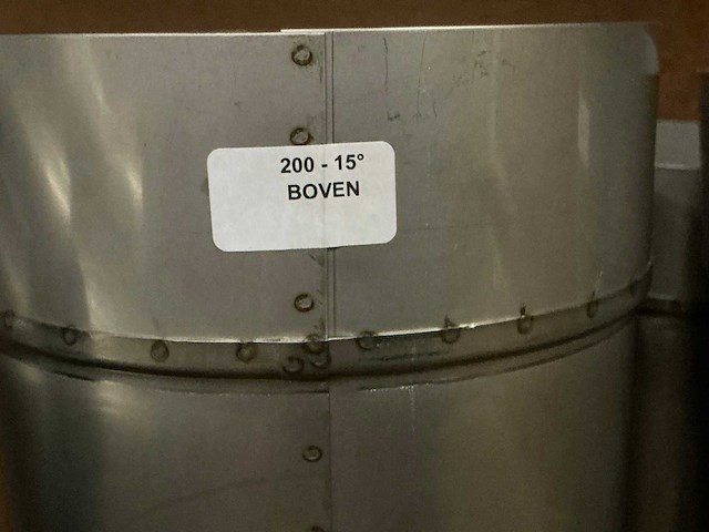 Metalen opbergrek met inhoud - afbeelding 2 van  8