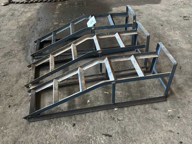 Metalen oprijsteunen - afbeelding 2 van  2