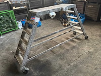 Metalen opstap - afbeelding 1 van  3