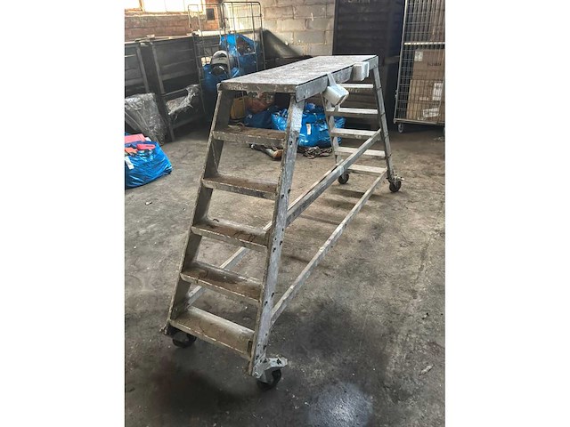 Metalen opstap - afbeelding 3 van  3