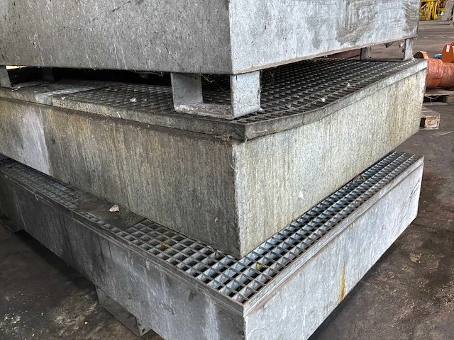 Metalen opvangbak met looprooster - afbeelding 9 van  9