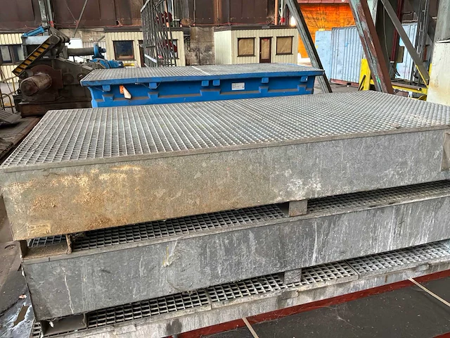 Metalen opvangbak met looprooster - afbeelding 4 van  10