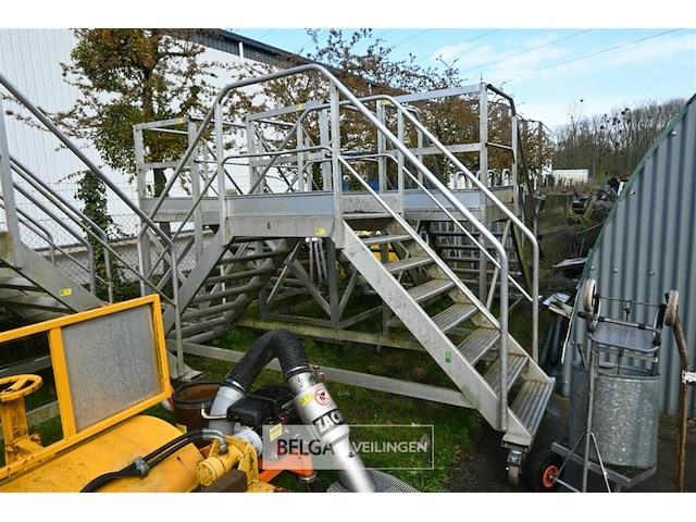 Metalen overstaptrap - afbeelding 1 van  7