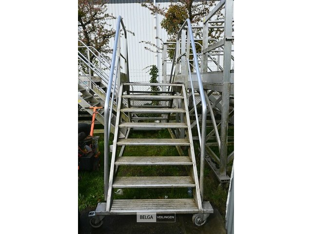 Metalen overstaptrap - afbeelding 3 van  7