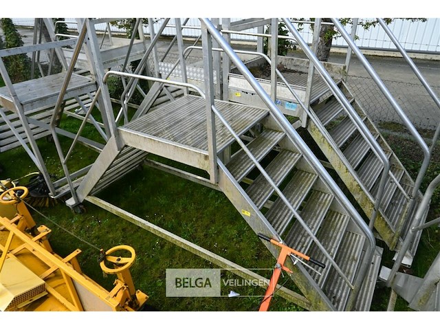 Metalen overstaptrap - afbeelding 6 van  7