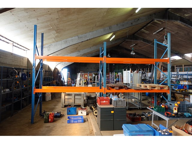 Metalen palletrek (3 staanders van 3,00m, 8 liggers van 2,5m) - afbeelding 2 van  2