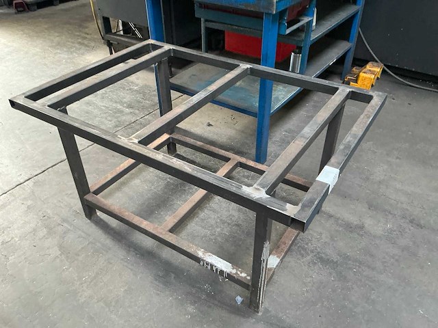 Metalen palletstaander (2x) - afbeelding 1 van  4