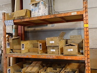 Metalen palletstelling + inhoud - afbeelding 1 van  8