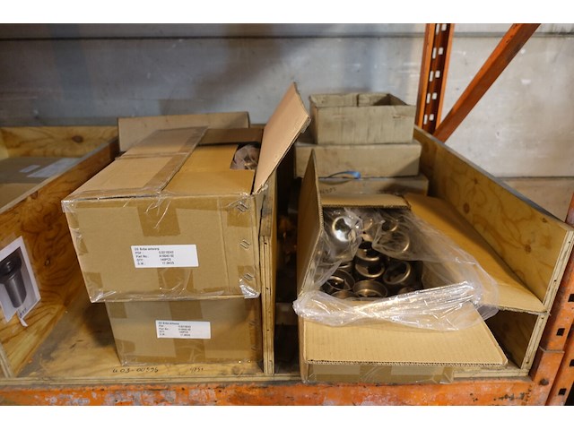 Metalen palletstelling + inhoud - afbeelding 5 van  8
