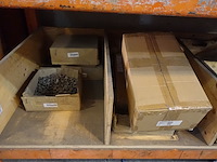 Metalen palletstelling + inhoud - afbeelding 7 van  8