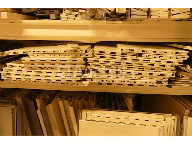 Metalen plankaccessoireset - afbeelding 7 van  28