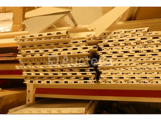 Metalen plankaccessoireset - afbeelding 17 van  28