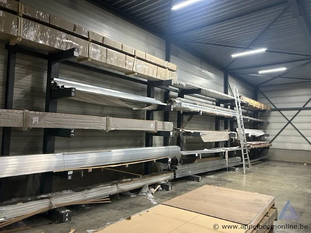 Metalen platenrekken, totale lengte 17 m - afbeelding 2 van  2