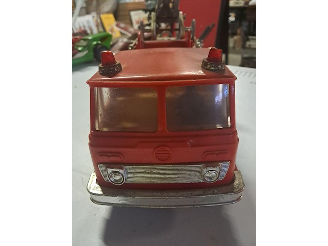 Metalen pompierwagen l 320 mm b 130 mm h 150 mm - afbeelding 3 van  5