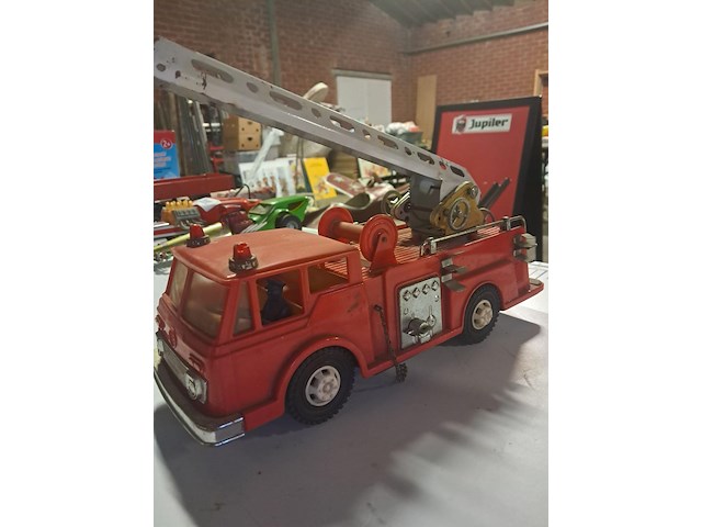 Metalen pompierwagen l 320 mm b 130 mm h 150 mm - afbeelding 4 van  5